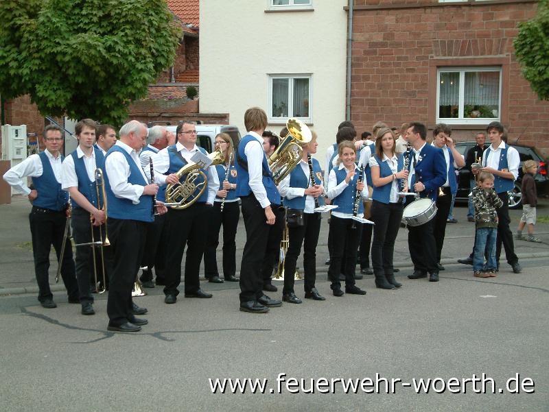 2010.04.30 Maibaumaufstellung (6).JPG